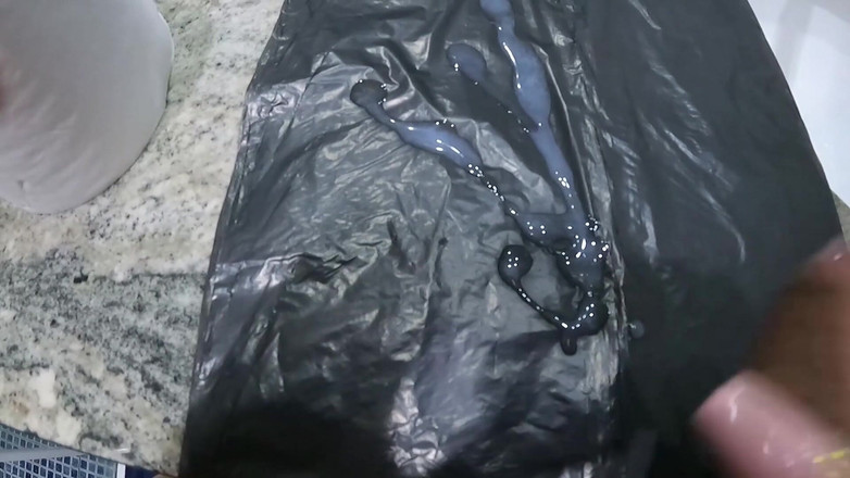 Agatha Lyra: 快速又美味的手淫。