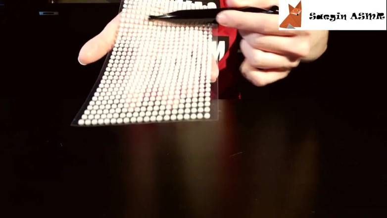 Saegin: 2[ASMR] Scratching textures, part 3 (no talking)