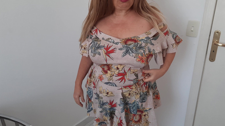 UtopianHumor507: Ficou Com a Bucetinha Babando, Tanto É Que Foi Ela Mesmo...