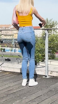 Wetting in the Shopping Mall