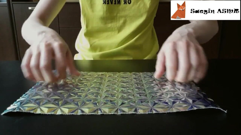 Saegin: 1[ASMR] Scratching textured sheets (no talking)