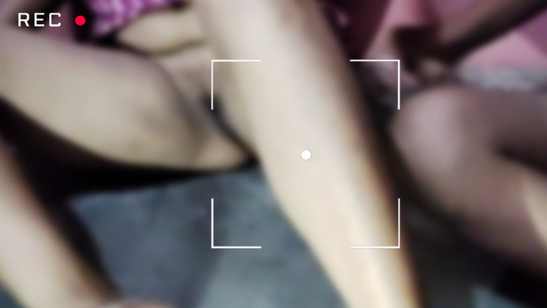 Uttar dinajpur: 村の女の子ホテルの部屋 私彼氏 キサット チュダイタパタップ