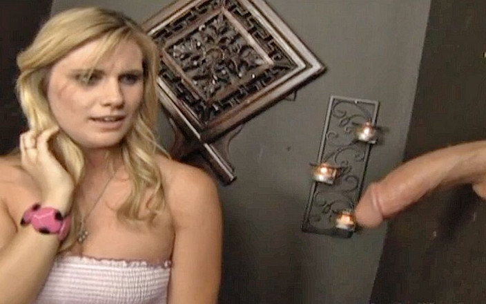 Get Your Fix: Blonde Teruja Dihidupkan Dengan Pengakuan Lubang Gemilang