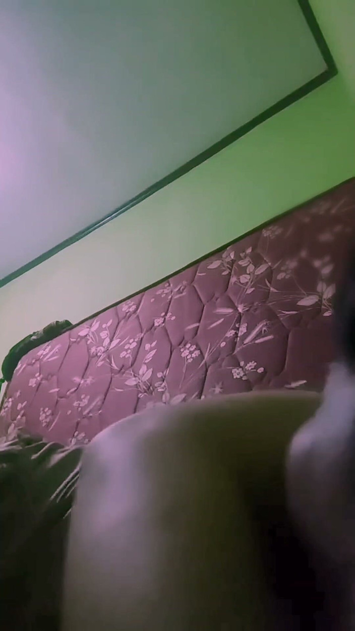 my_wife_chubby: ฉันจะถึงจุดสุดยอดเร็ว ๆ นี้หากหัวนมของฉันเล่นอย่างต่อเนื่อง