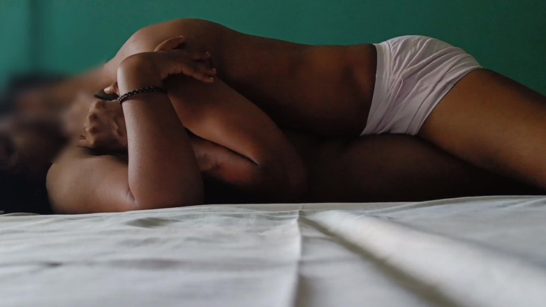 Kaira sweetie: Foreplay terbaik dengan bestie dan buah dada dan pantat saya...