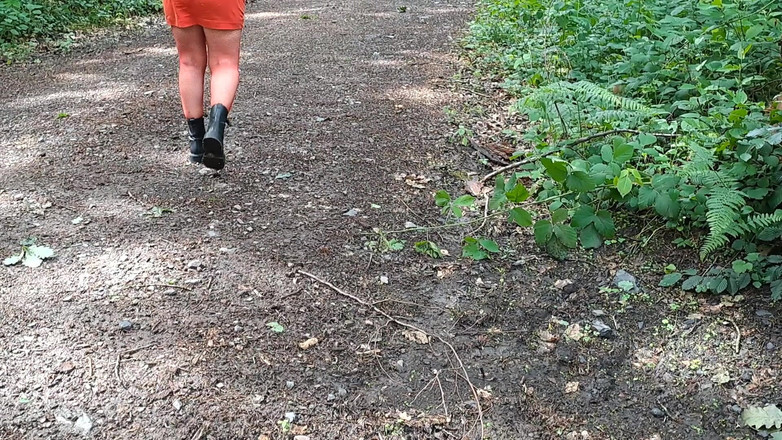 Sandra Falkenhauer: Me Doigter Dans Les Bois!