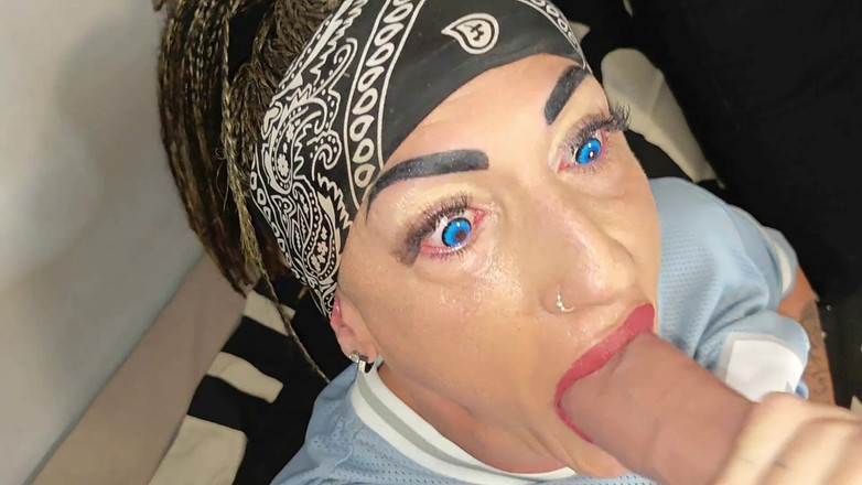 Danaxmuscles: Mijn gigantische dildo vernietigen en zuigen 4