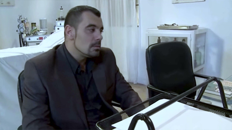 Antonio Adamo Film: 金发护士斯嘉丽把检查变成了一个色情游戏,以双洞齐插结束