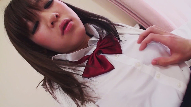 Asiatiques: Peluda japonesa monta la polla de su novio