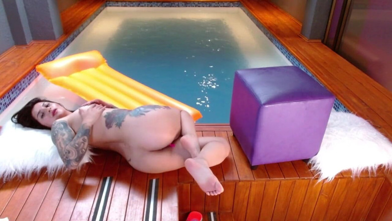 Tamara Russo: Hands, squirt, clit, water, and pleasure