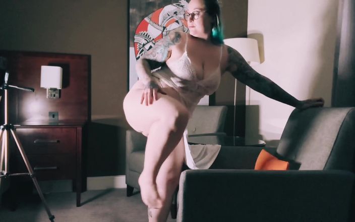 Elizabeth Hunny: 幕后单人拍摄