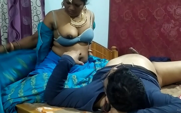 Popmini: Indisk Bhabhi Desi het sex i blå Saree