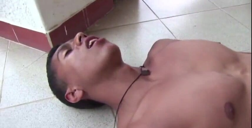 Latino Boys Studio: 어쩌면 아침 식사를위한 몇 가지 우유?