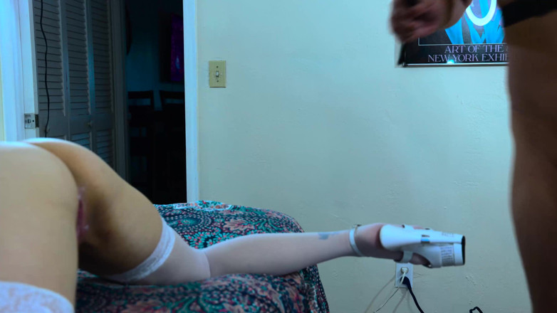 Smash Thots Films: Blonde GILF Getting Fucked in Her Room