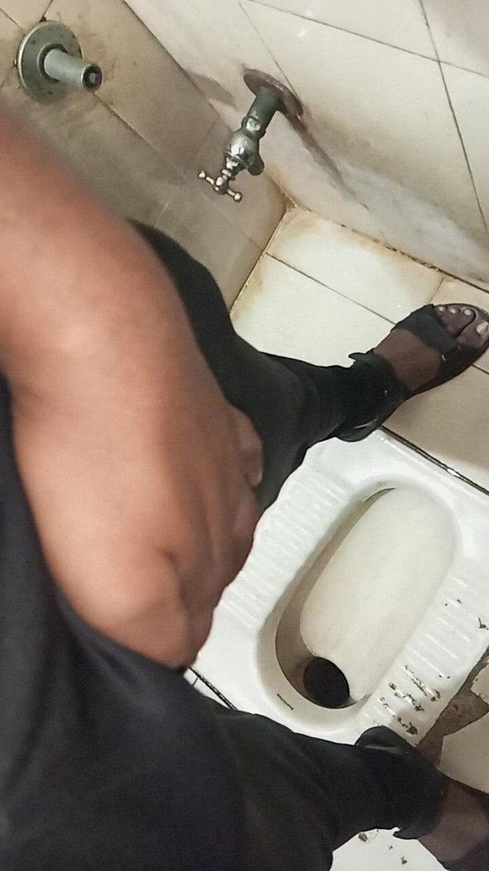 Sweet Indian cock: Моя жена трахает анал милфу в домашней ванной