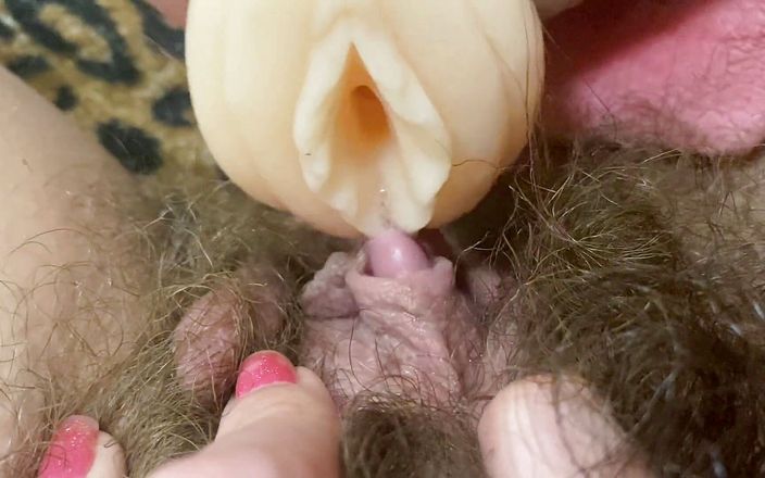 Cute Blonde 666: Hårdhänt klitoris orgasm närbild