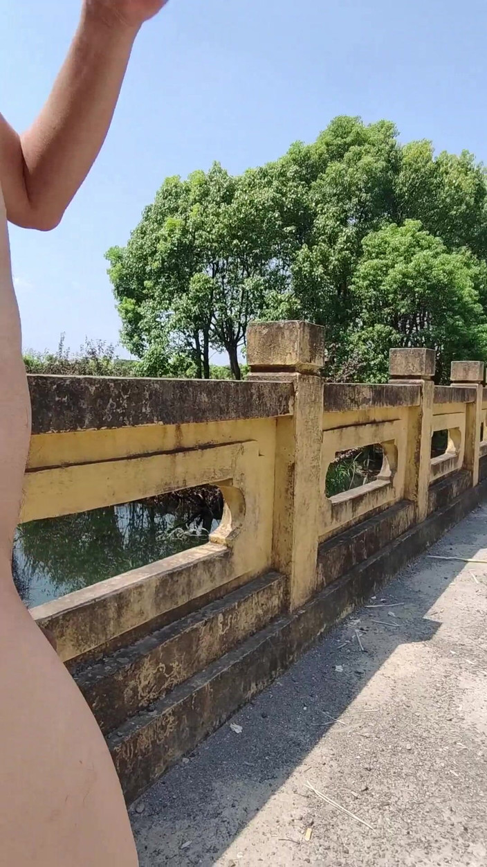 ChineseBisexual: Jízda na kole nahá