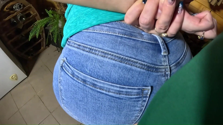 MilfyCalla: तंग लेगिंग, गहरा चूसना और चोदने लायक मम्मी हस्तमैथुन - raw Pleasure