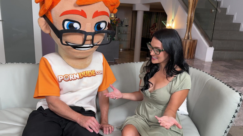 PornDudeCasting: Jade Green Delivers Pussy to Porn Dude