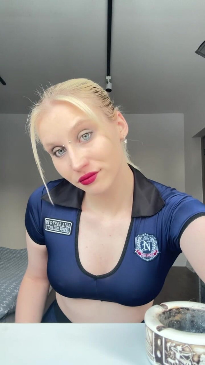 MertyXXX: Fatăfumător