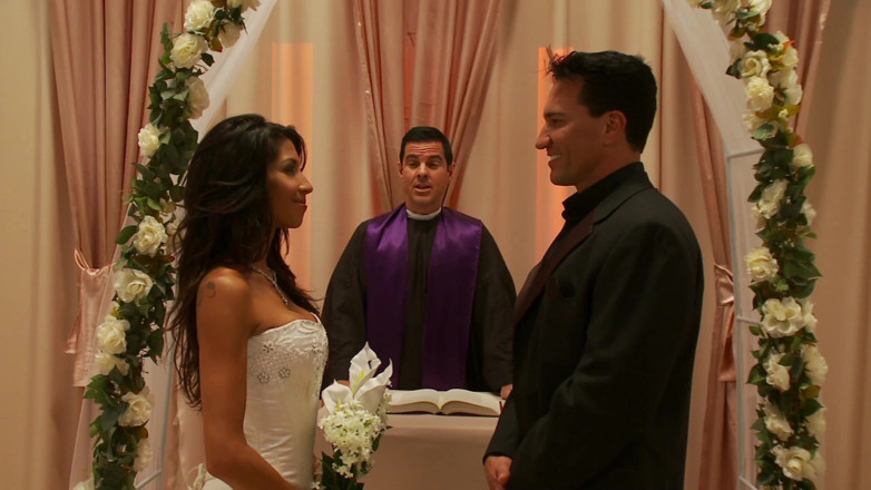 Chica Suicida DVD: Cindy Hope Fucks A Stranger Right Before She Gets Married!