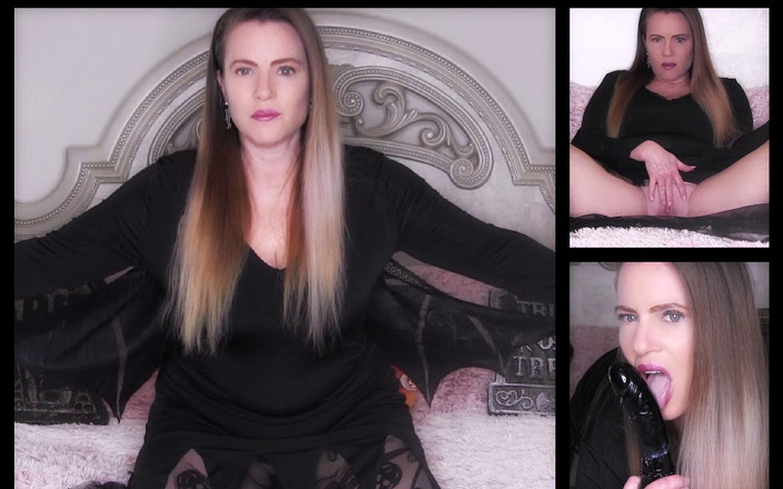 Nikki Nevada: Sexy vampier milf Nikki Halloween 2022 dildo zuigen en neuken met...