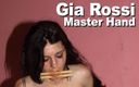 Picticon bondage and fetish: Gia Rossi &amp;amp; Master Hand BDSM upnutá, vibrátor oholený