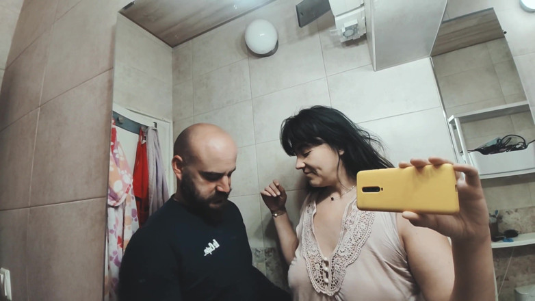 Hairy Homemade Amateur Orgasms: 남편의 입에 오줌 싸기 - 굴욕 페티쉬