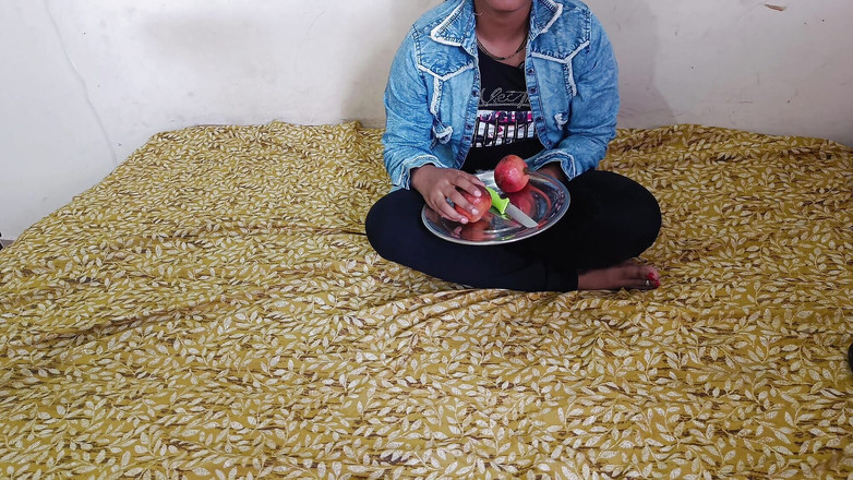 YOURAMRITA04: Sexy Indka Saali byla podnosem k análnímu šukání s Jiju, byla...