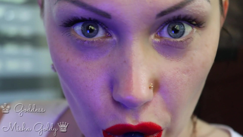 Goddess Misha Goldy: Cum to my big red seduction and big hookah smoke!