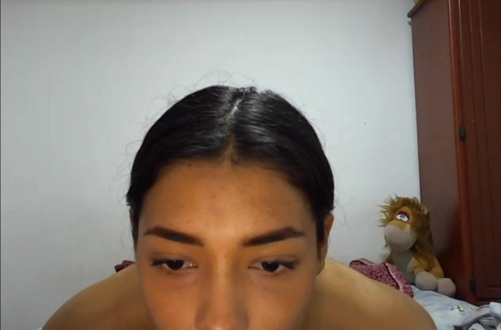 Colombianas amateur: Femeie Latino Cu Țâțe Mari Este Uan Și Este În Camera Ei În Direct