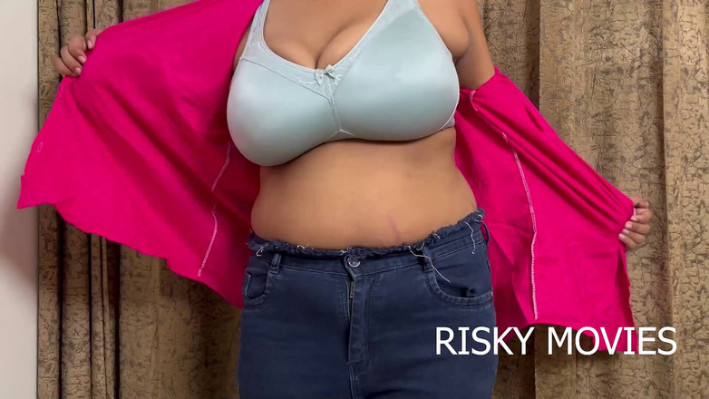Risky Movies: Desi bhabhi ganti baju