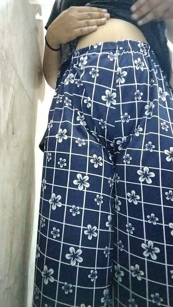 Riyathakur: 温泉はインドDesi女の子はセクシーなお風呂を取ります