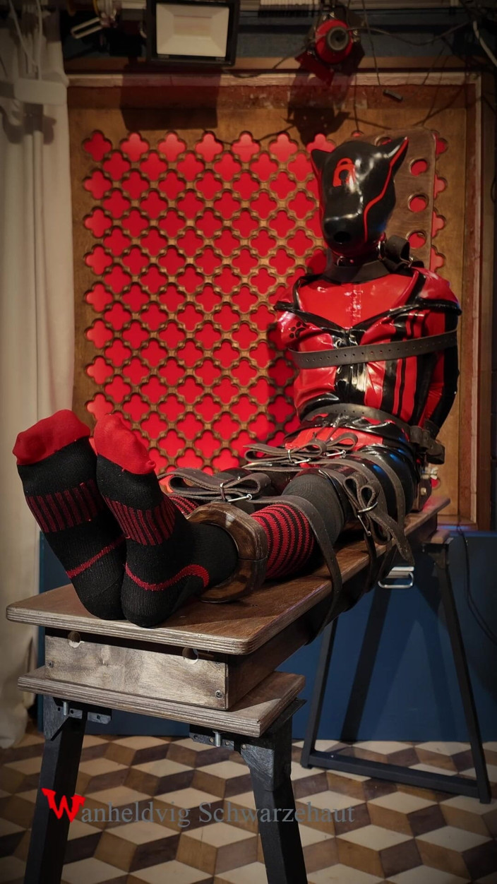 Wanheldvig: Slave Drone Tickling Session Silicone Suit, Socks &amp; Merciless Sole Play