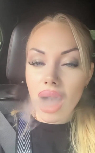 Goddess Misha Goldy: Moje oczy i usta zbyt niebezpieczne dla ciebie