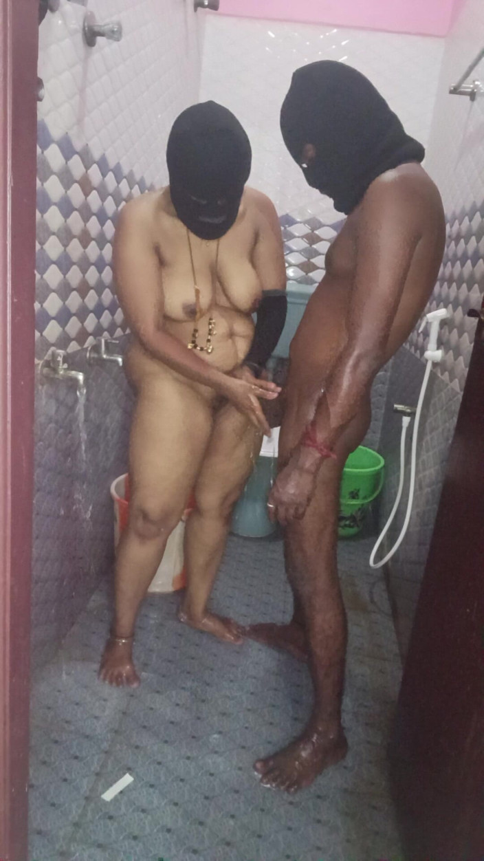 Reshmahotever: Tamil Hot Wife Bathroom Fuck&amp;dance