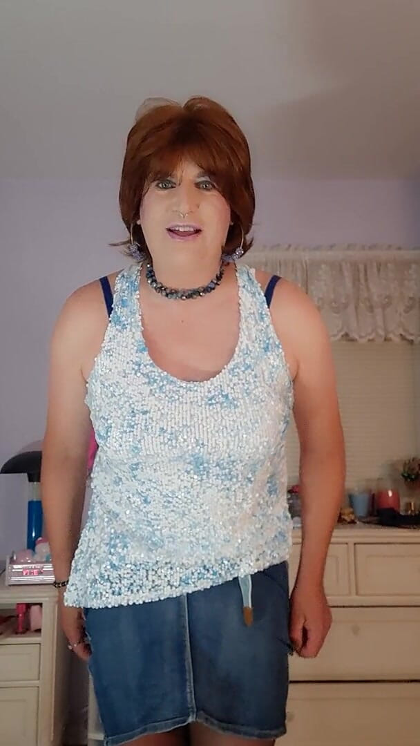 Victoria Lecherri: Plugging my ass before i go out