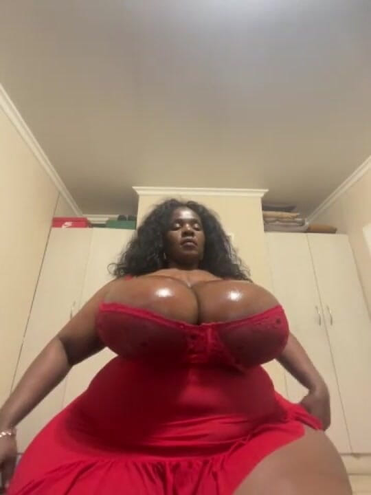 Legendary Booty Overdose: ブラックBBWの胸崇拝