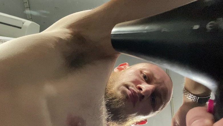 Hunky time: Sweat-damp Hair