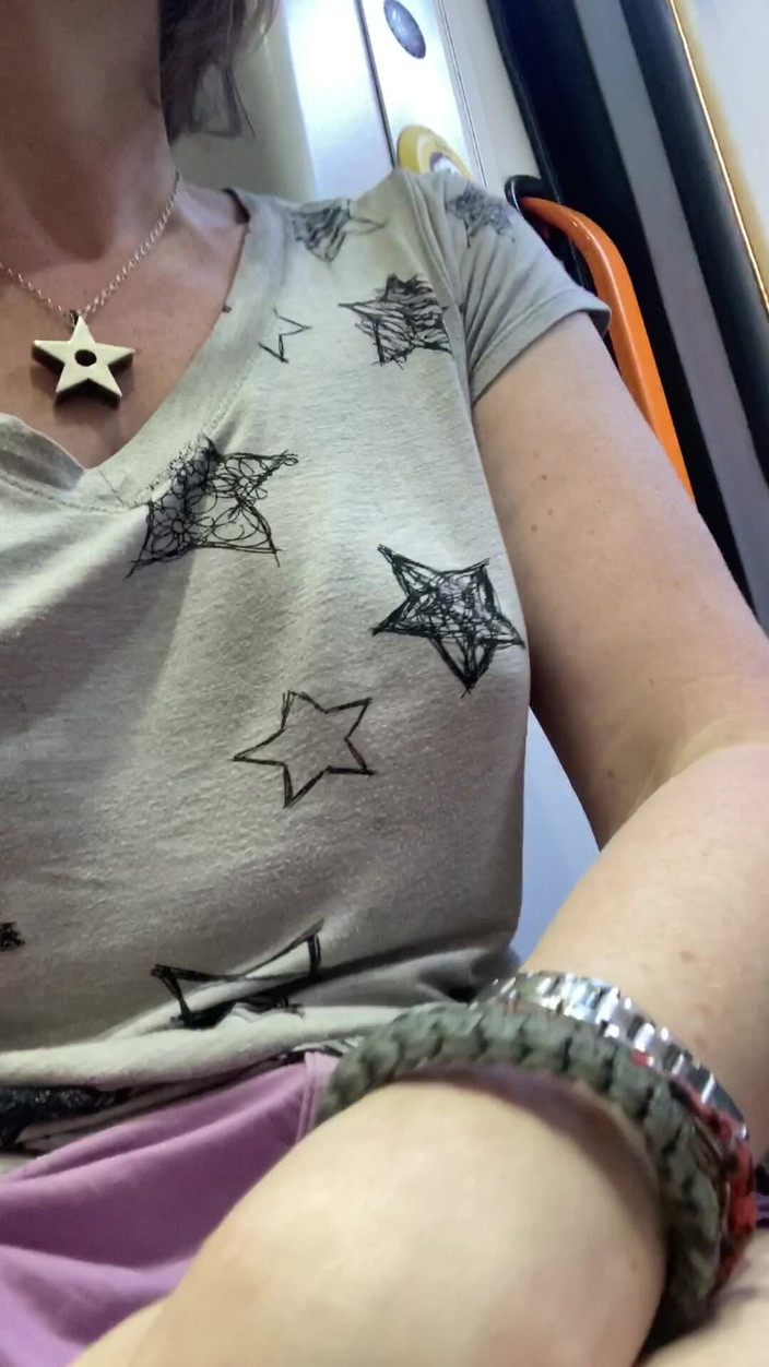 MistressWriggler: Kundička N Pubes Play v dopravě dělá moje prsty vůně úžasně!