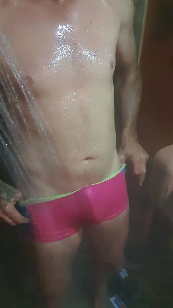 Madaussiehere: セクシーなタイトピンクの水着