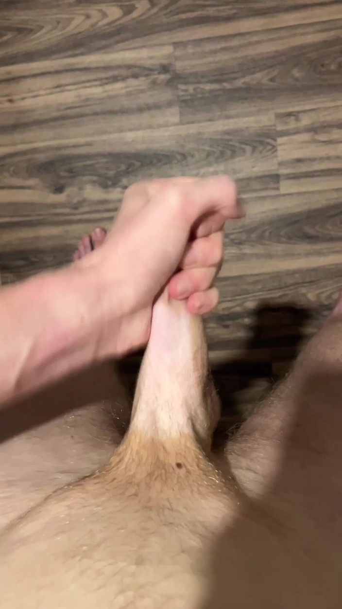 Johnny69227: Twink met grote lul hardcore masturbatie