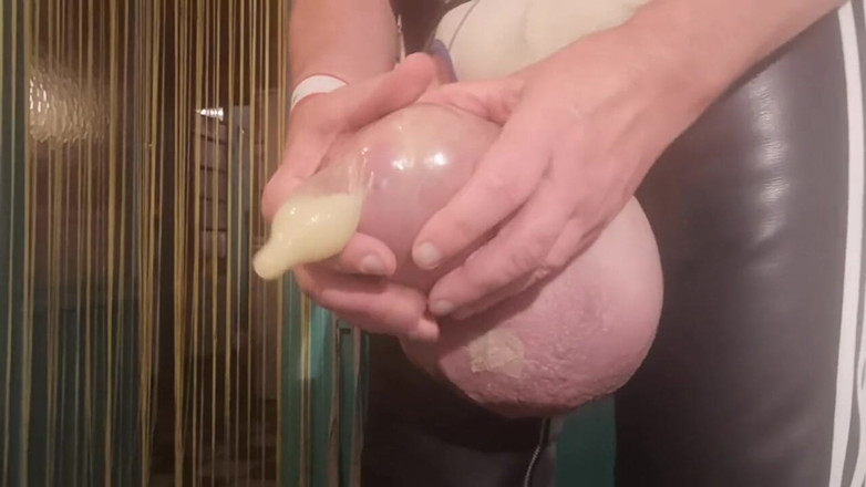 Monster_Meat_: Wanking with big cumload