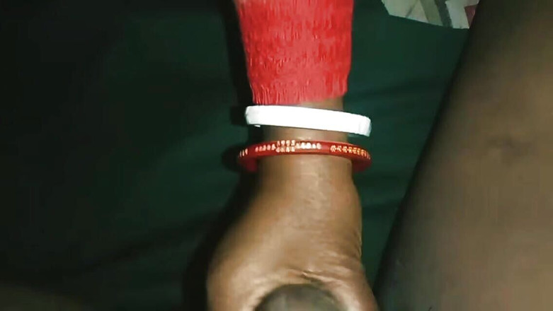 Ankit: 印度德西村兰迪阿姨手淫射液视频