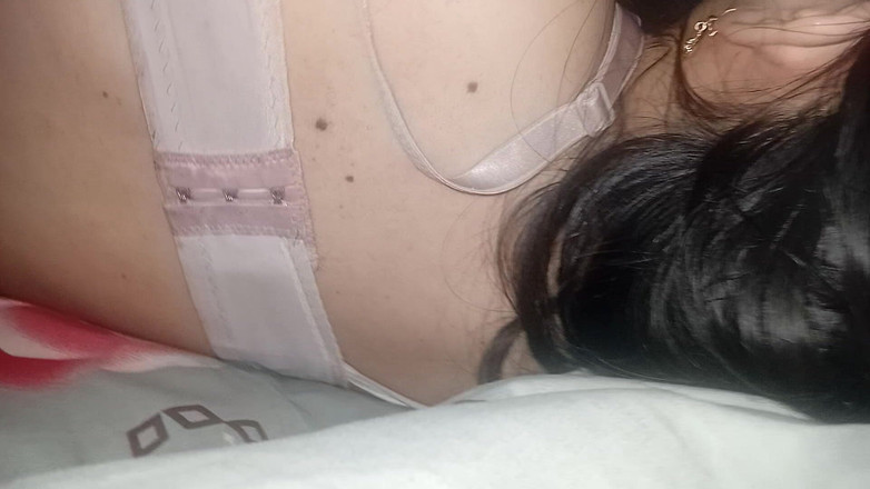 Famly sex: Mi godo il corpo del mio vicino attraverso il suo...