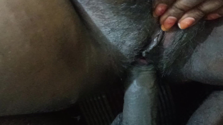 Telugu real fuck: घर के मालिक द्वारा अकेली पत्नी द्वारा जोरदार चुदाई