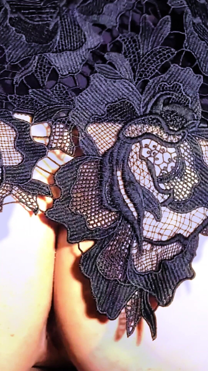 kandiKane: Kandi bawi się swoim naoliwiony tyłek Pipe Trance teledyskiem