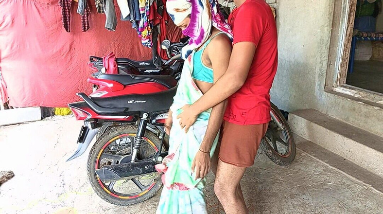 Indian Hijraji: Soused a prodejce banánů měli dnes skvělý sex