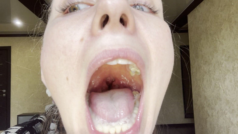 Hottie goddess: Acumulare de flegmă extremă și eliberare de aproape nazale și acțiune în gât