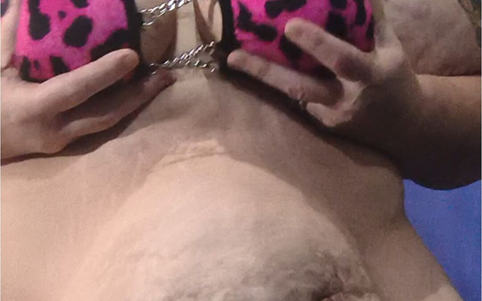 HerculesnVENUS: Står i klackar så höga att hon ska striptease för...